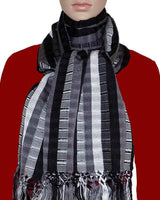 Scarf with fringes Black White - Handmade - Beautiful & Fair - Quetzal Artisan